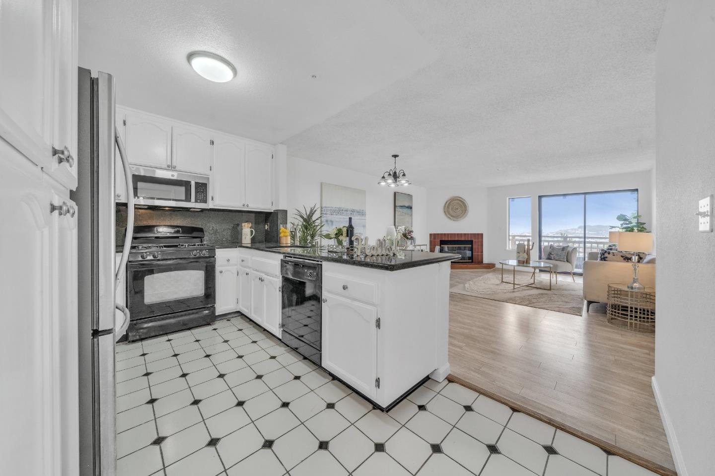 Detail Gallery Image 9 of 22 For 2102 Wildflower Ct, Daly City,  CA 94014 - 3 Beds | 2 Baths