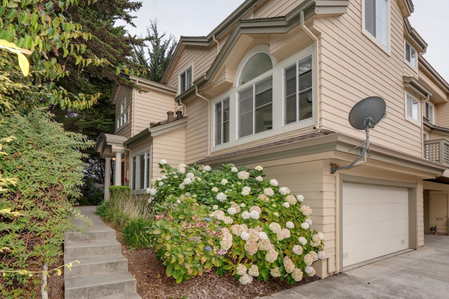 Detail Gallery Image 1 of 1 For 120 Patrick Way, Half Moon Bay,  CA 94019 - 3 Beds | 2/1 Baths