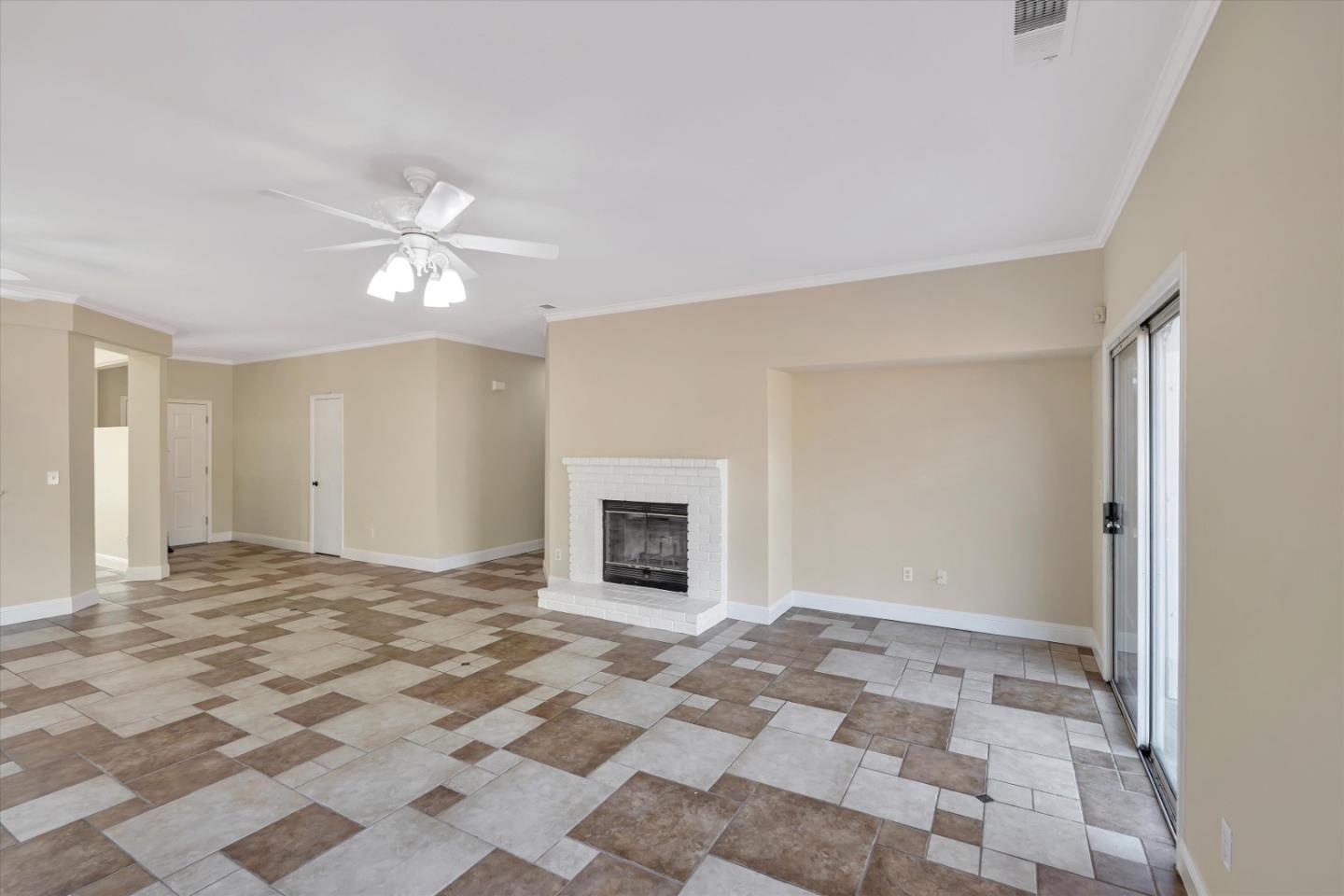 Detail Gallery Image 12 of 55 For 4781 Woodhollow Ave, Stockton,  CA 95206 - 4 Beds | 2 Baths