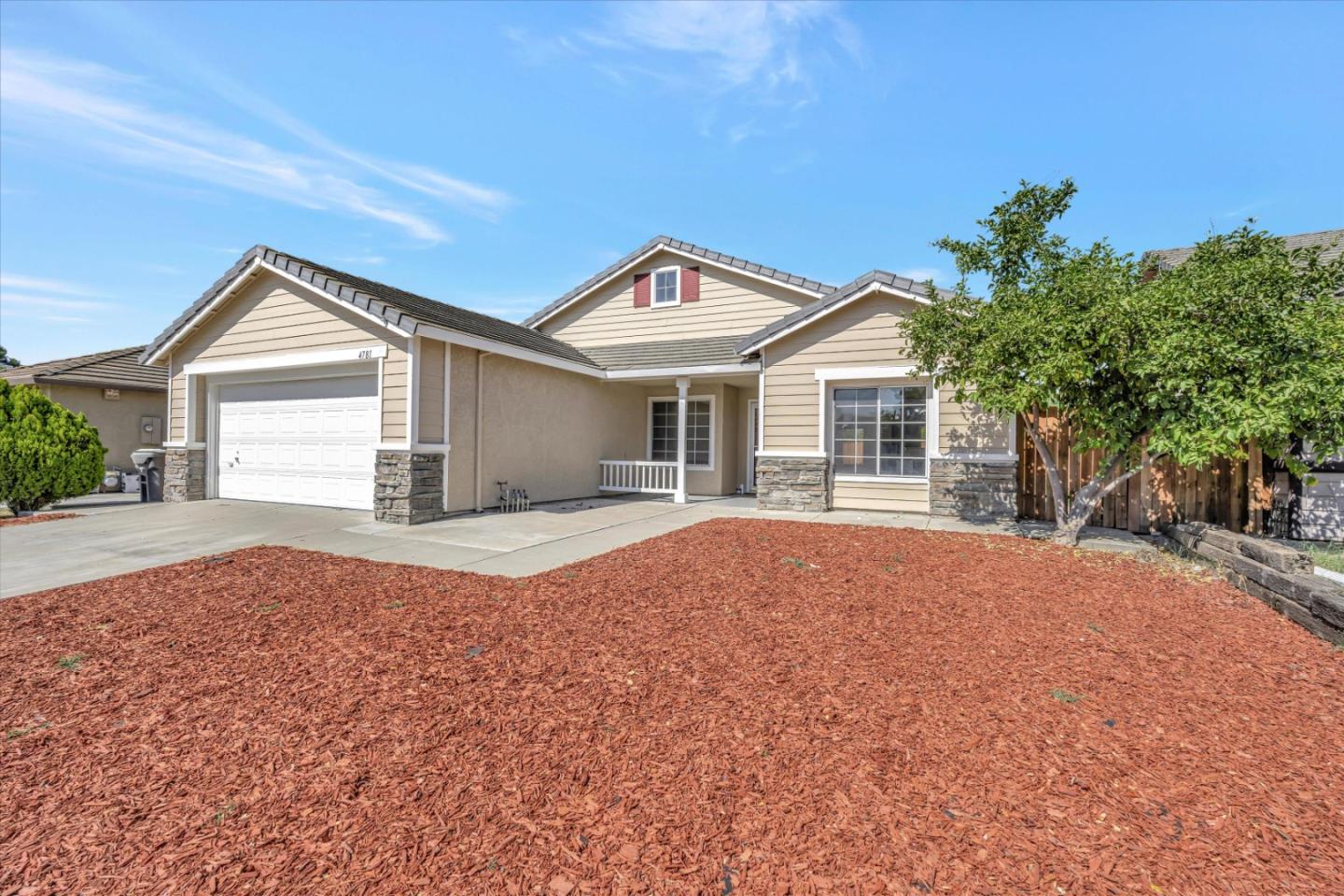 Detail Gallery Image 2 of 55 For 4781 Woodhollow Ave, Stockton,  CA 95206 - 4 Beds | 2 Baths