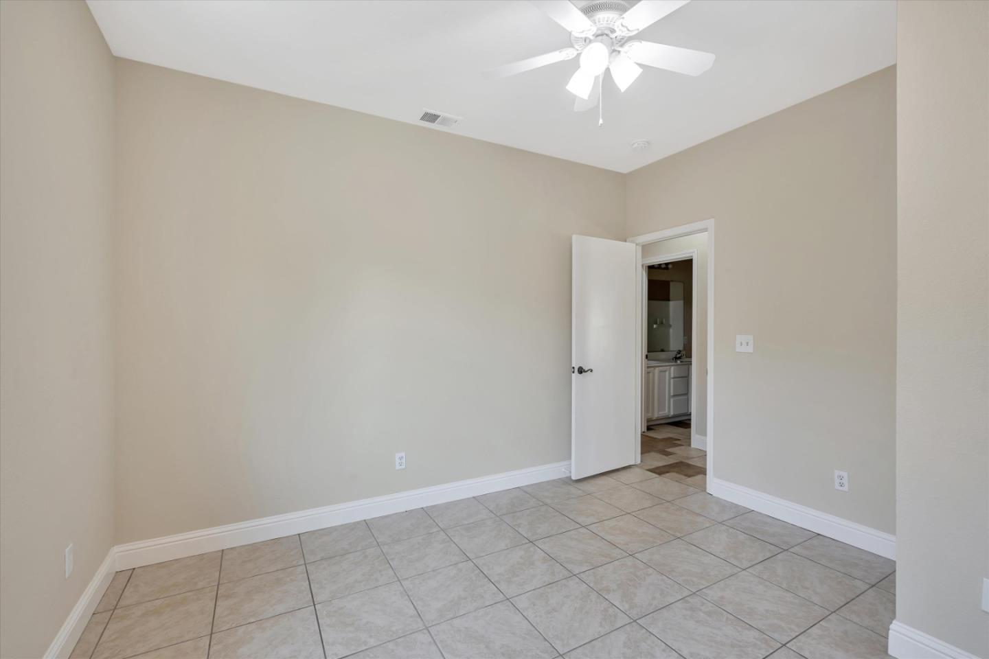 Detail Gallery Image 39 of 55 For 4781 Woodhollow Ave, Stockton,  CA 95206 - 4 Beds | 2 Baths