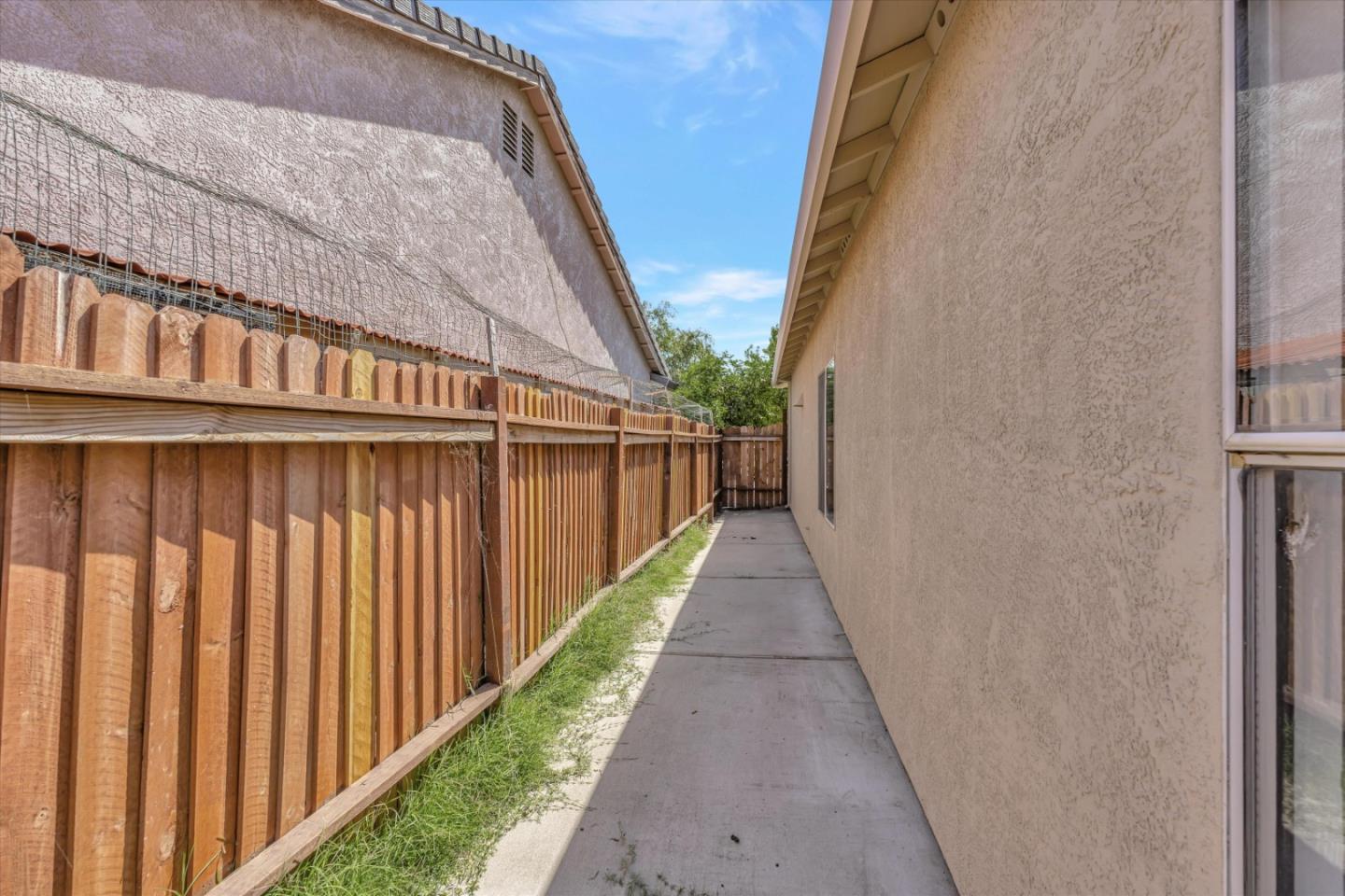 Detail Gallery Image 55 of 55 For 4781 Woodhollow Ave, Stockton,  CA 95206 - 4 Beds | 2 Baths