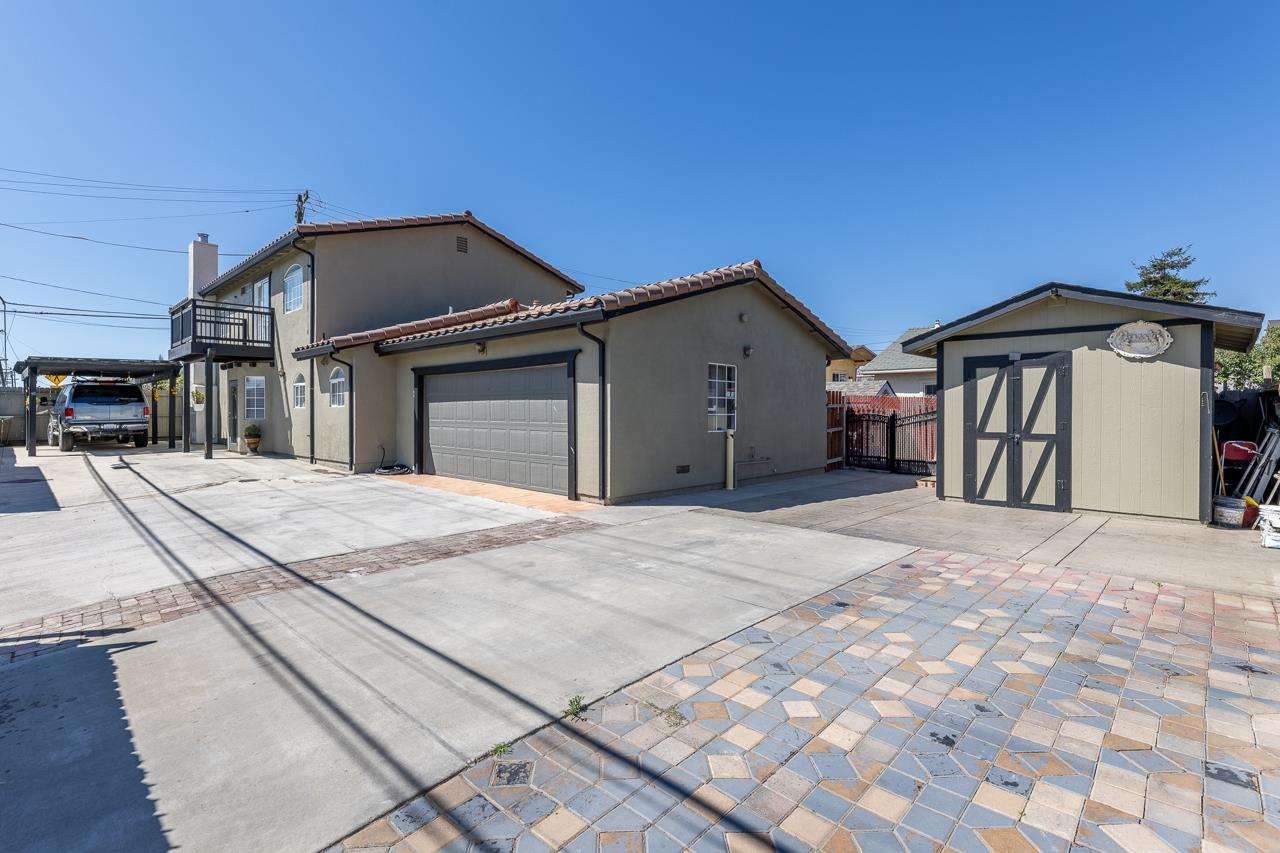 Detail Gallery Image 1 of 1 For 17105 El Rancho Way, Salinas,  CA 93907 - 8 Beds | 3/1 Baths