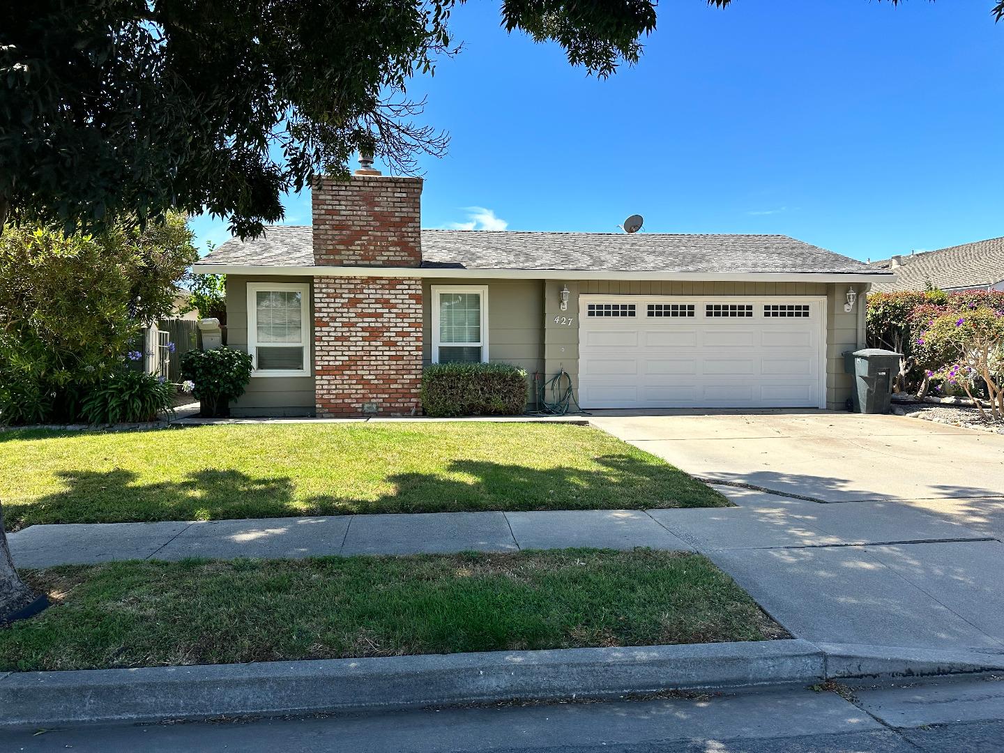 Detail Gallery Image 1 of 1 For 427 Shelley Way, Salinas,  CA 93901 - 3 Beds | 2 Baths