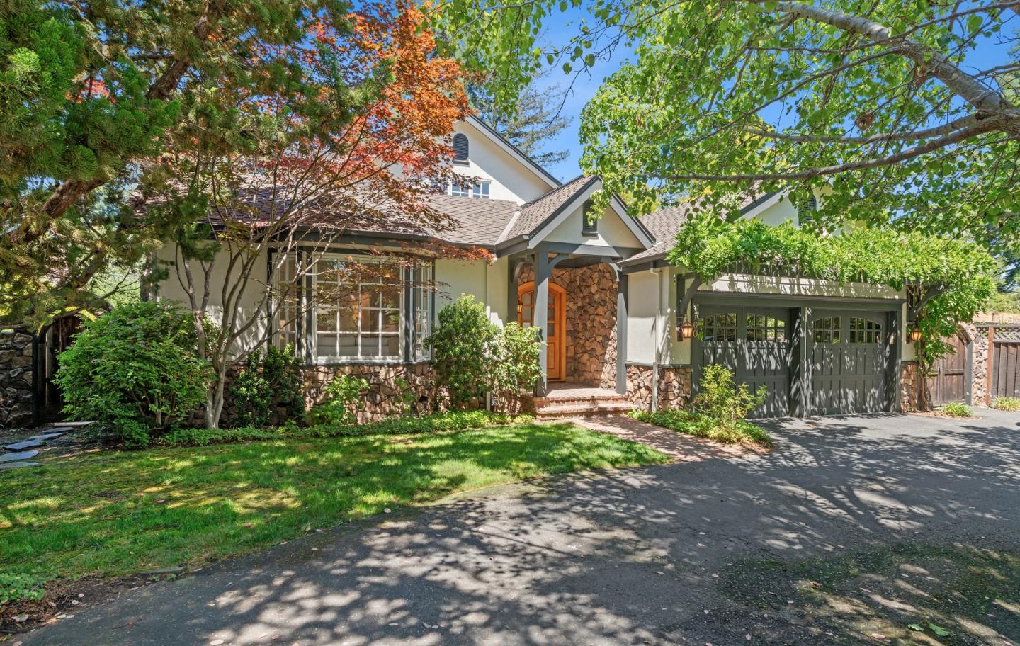 Detail Gallery Image 1 of 1 For 1760 Santa Cruz Ave, Menlo Park,  CA 94025 - 4 Beds | 3 Baths