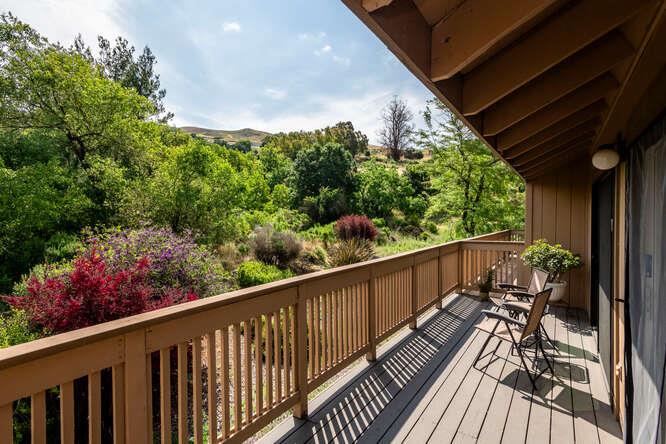 Detail Gallery Image 1 of 1 For 138 Spyglass Hill Rd, San Jose,  CA 95127 - 3 Beds | 2/1 Baths