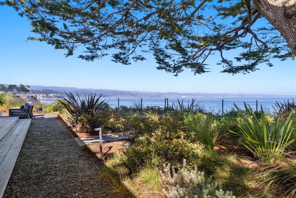 Detail Gallery Image 38 of 81 For 4410 Opal Cliff Dr, Santa Cruz,  CA 95062 - 4 Beds | 4/1 Baths