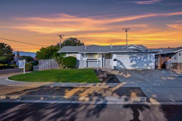 Detail Gallery Image 1 of 1 For 5095 Wayland Ave, San Jose,  CA 95118 - 4 Beds | 2 Baths