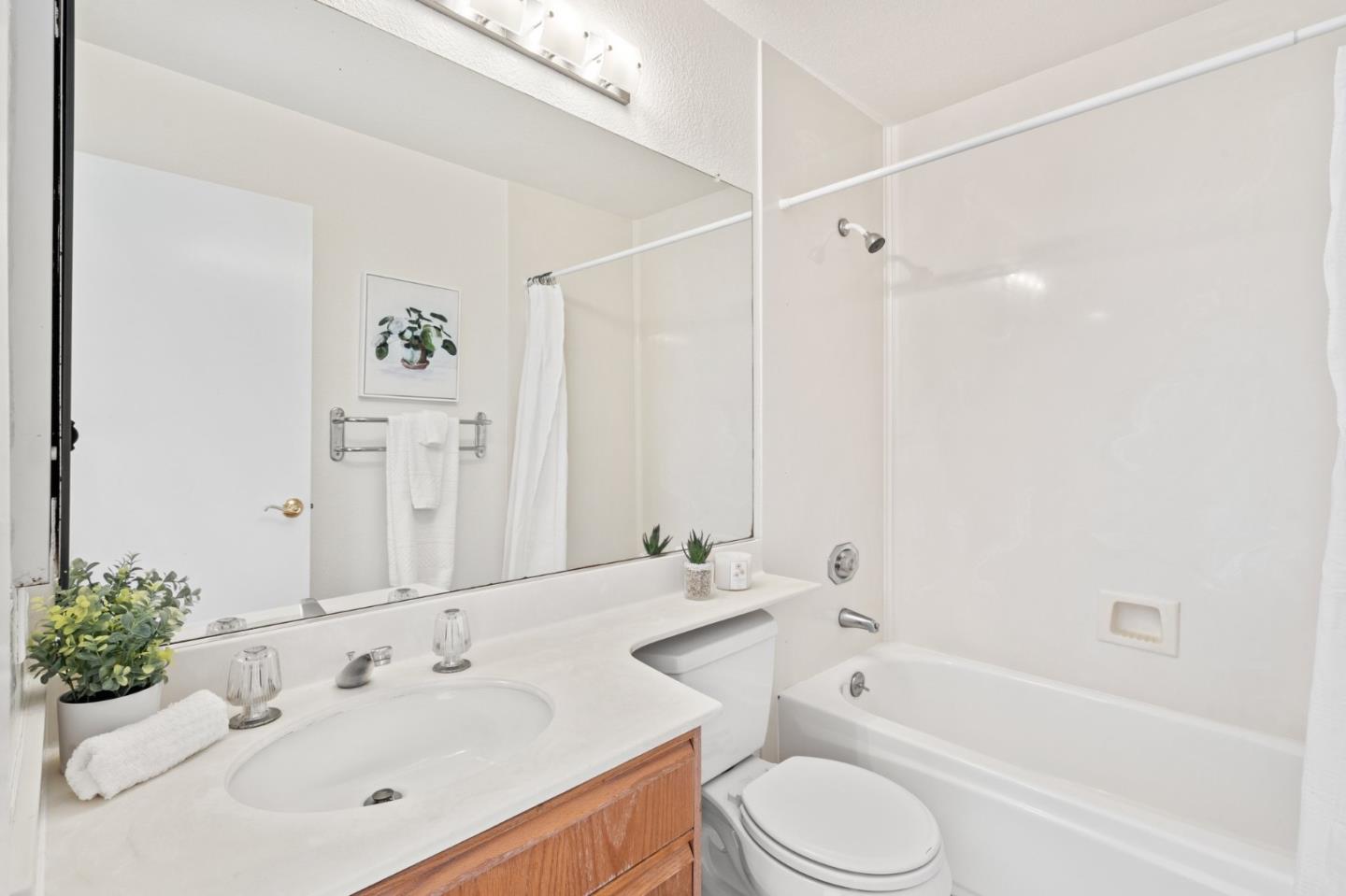 Detail Gallery Image 23 of 34 For 710 Pointe Pacific #3,  Daly City,  CA 94014 - 2 Beds | 2/1 Baths