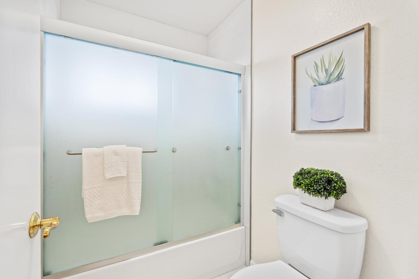 Detail Gallery Image 28 of 34 For 710 Pointe Pacific #3,  Daly City,  CA 94014 - 2 Beds | 2/1 Baths