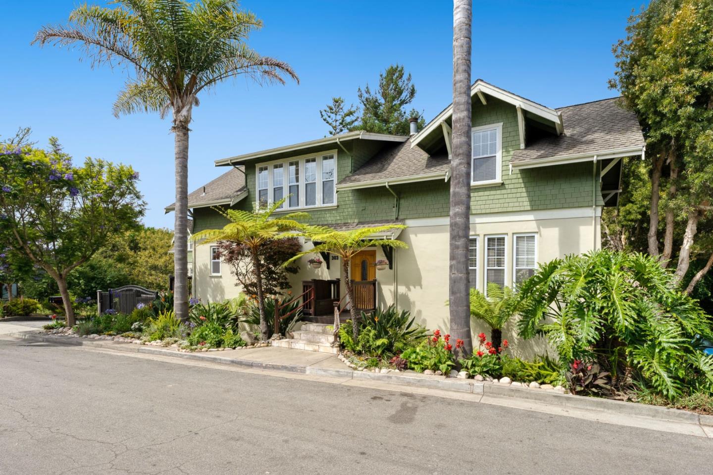 Detail Gallery Image 10 of 73 For 303 Brook Ave, Santa Cruz,  CA 95062 - 4 Beds | 3/2 Baths