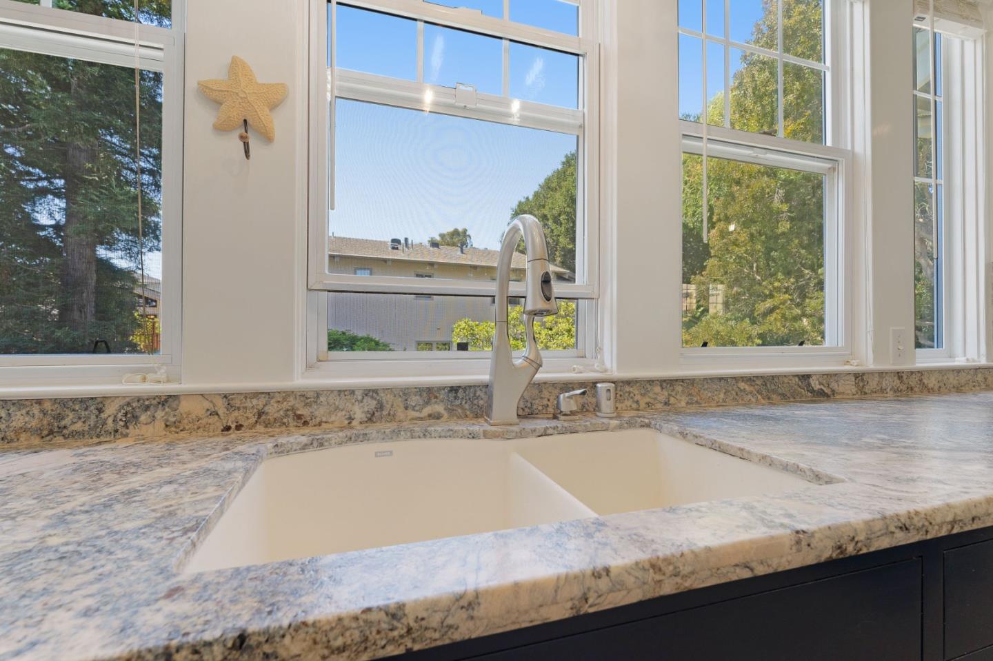 Detail Gallery Image 21 of 73 For 303 Brook Ave, Santa Cruz,  CA 95062 - 4 Beds | 3/2 Baths