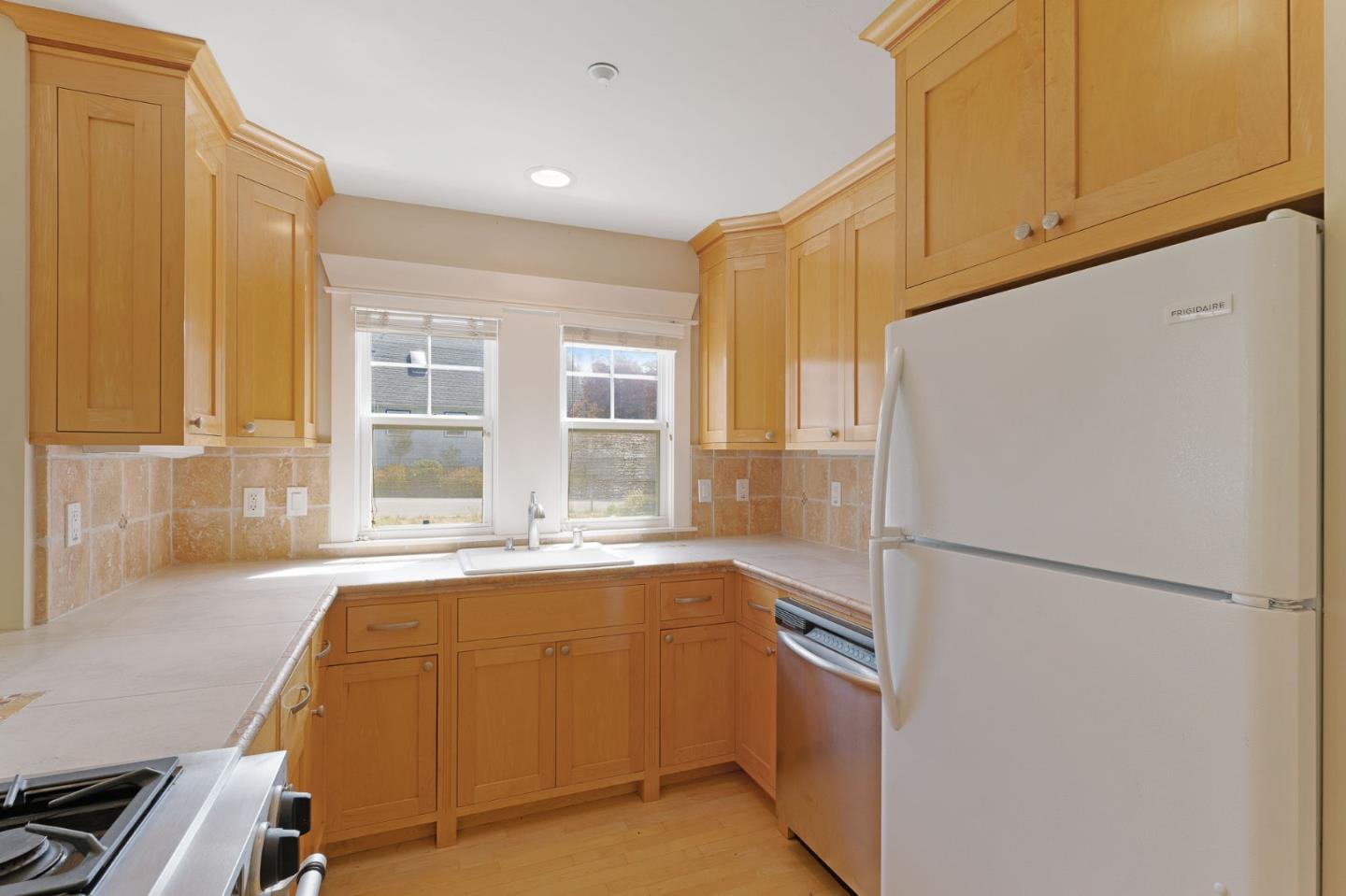 Detail Gallery Image 49 of 73 For 303 Brook Ave, Santa Cruz,  CA 95062 - 4 Beds | 3/2 Baths