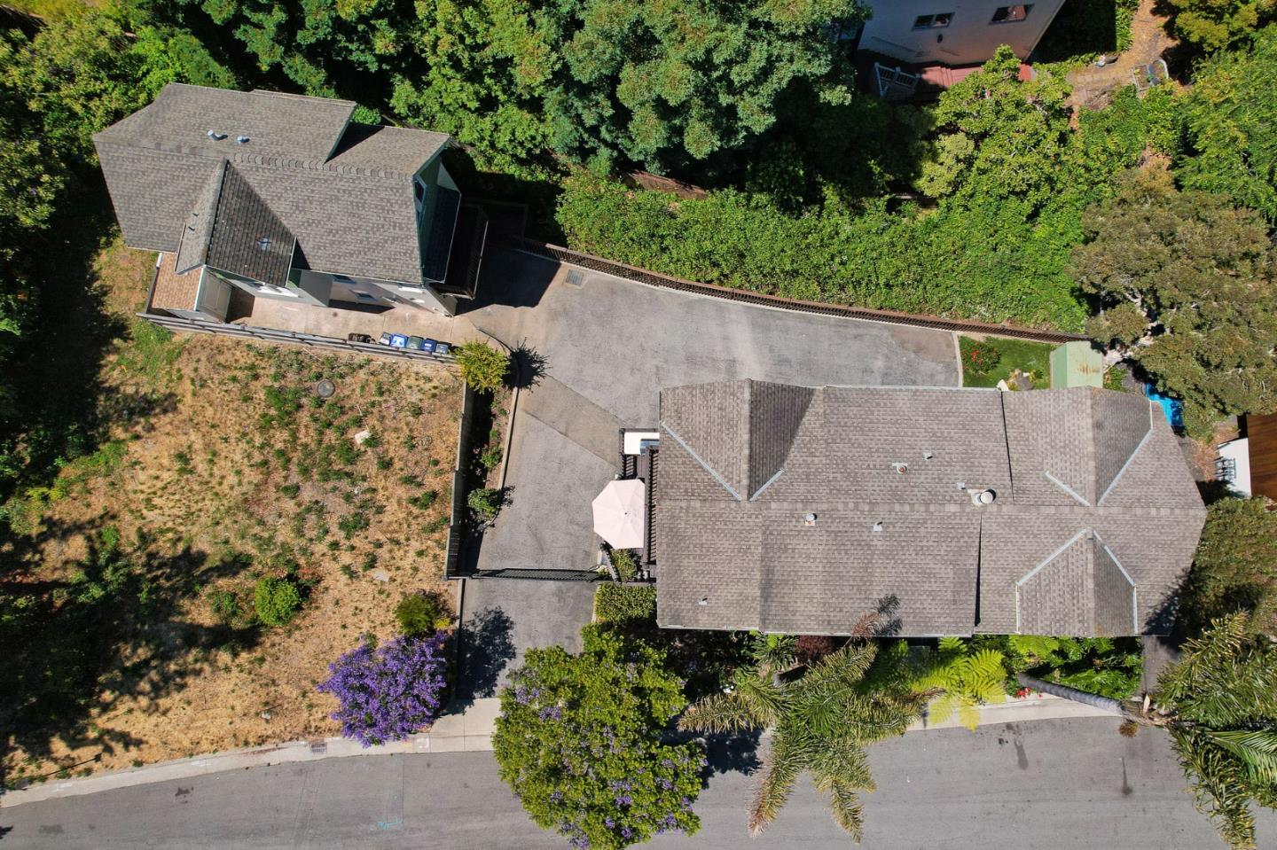 Detail Gallery Image 60 of 73 For 303 Brook Ave, Santa Cruz,  CA 95062 - 4 Beds | 3/2 Baths