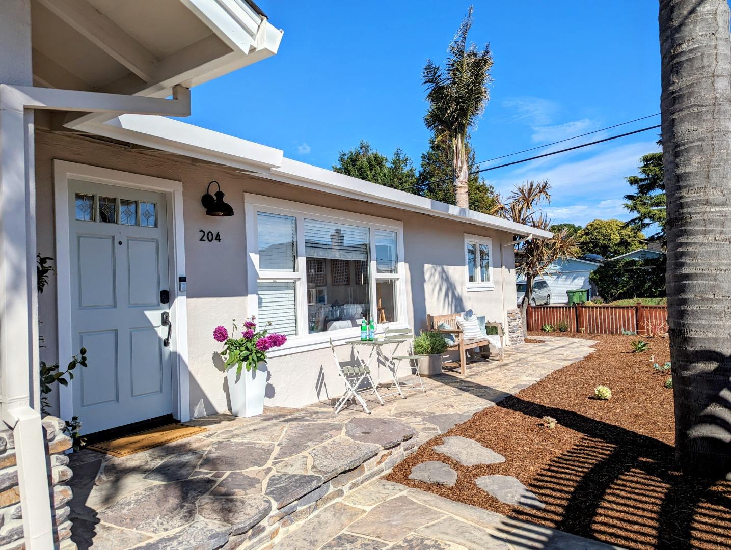 Detail Gallery Image 5 of 49 For 204 Santa Cruz Ave, Aptos,  CA 95003 - 3 Beds | 2 Baths