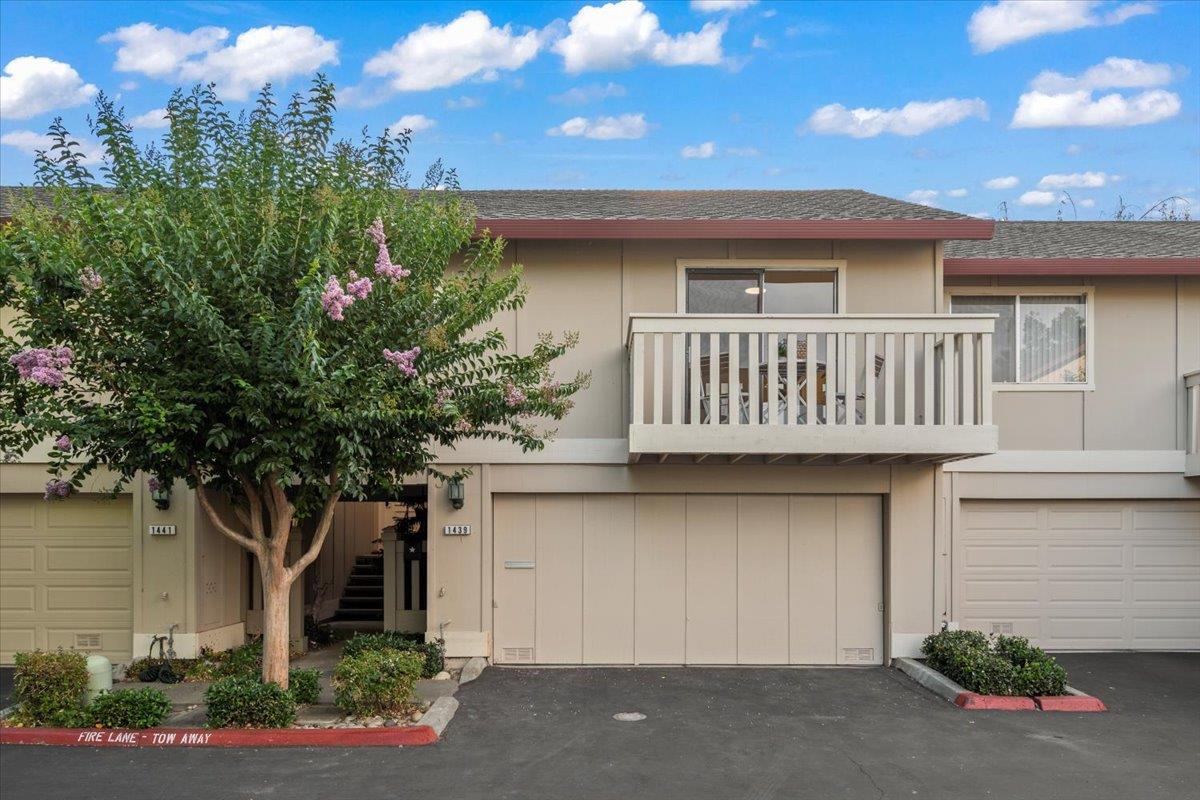 Detail Gallery Image 1 of 1 For 1439 Golden Meadow Sq, San Jose,  CA 95117 - 2 Beds | 2 Baths