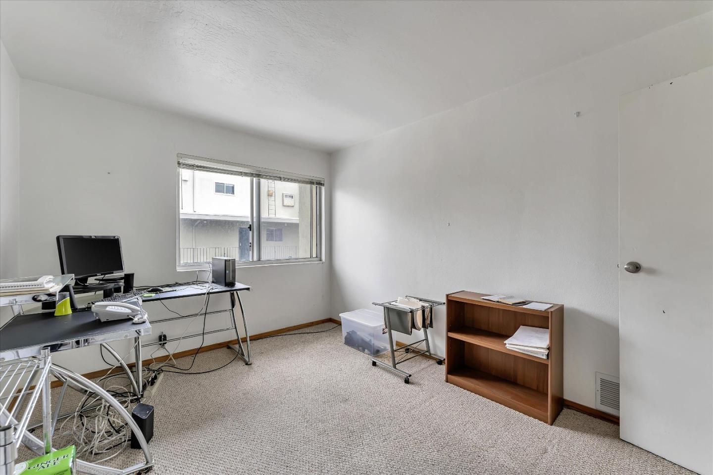 Detail Gallery Image 10 of 17 For 455 Crescent St #304,  Oakland,  CA 94610 - 2 Beds | 1/1 Baths