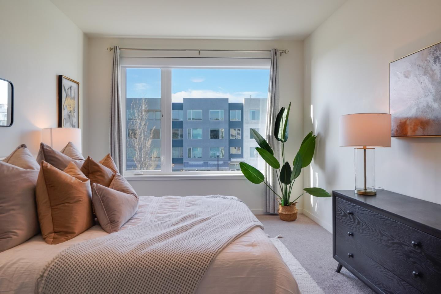 Detail Gallery Image 10 of 23 For 52 Innes Ct #305,  San Francisco,  CA 94124 - 1 Beds | 1 Baths