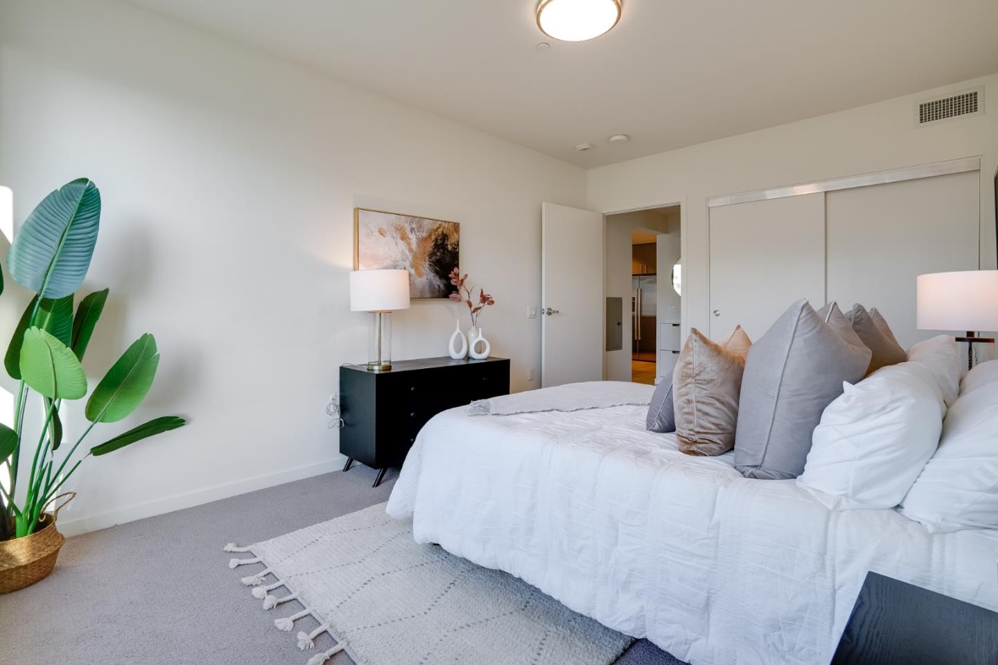 Detail Gallery Image 11 of 23 For 52 Innes Ct #305,  San Francisco,  CA 94124 - 1 Beds | 1 Baths