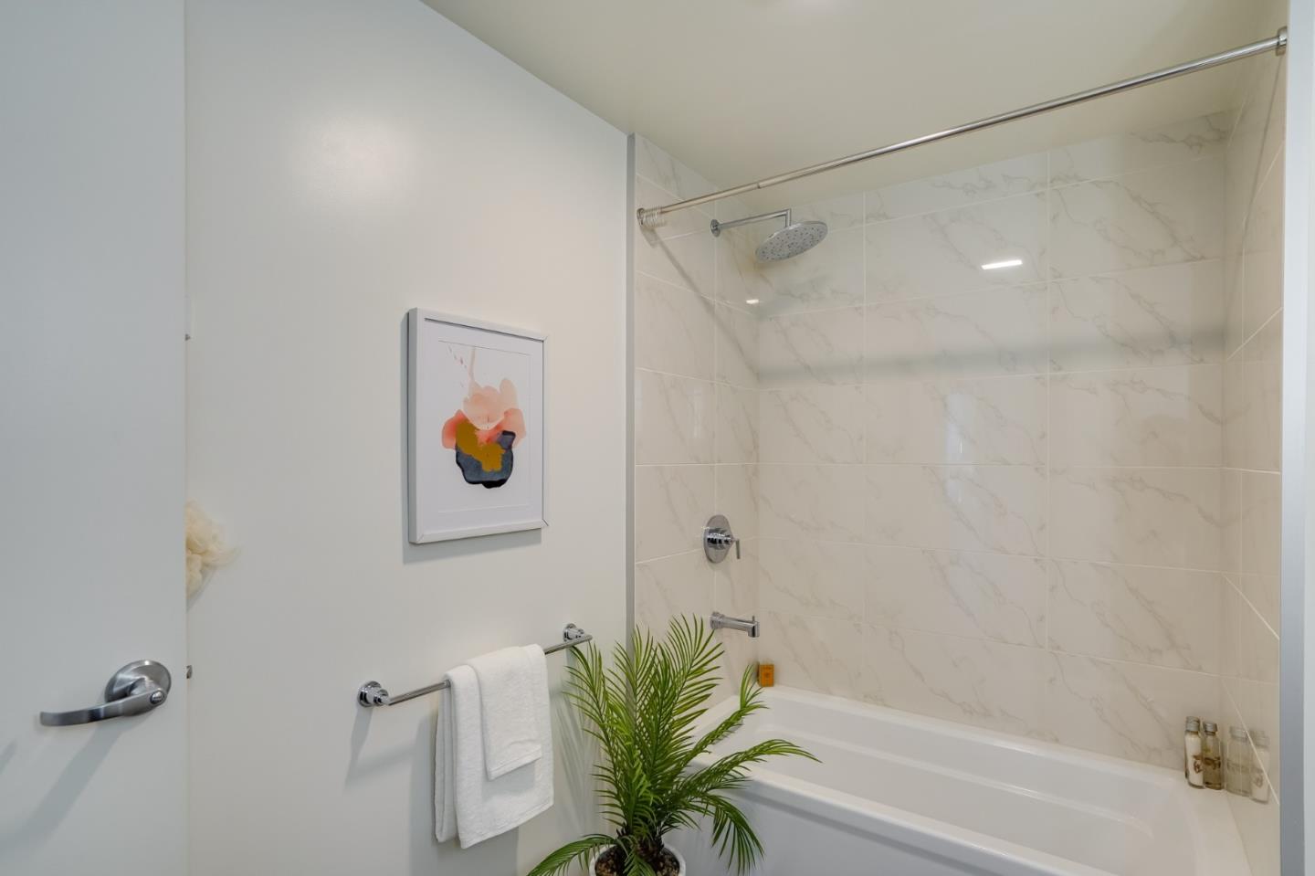 Detail Gallery Image 13 of 23 For 52 Innes Ct #305,  San Francisco,  CA 94124 - 1 Beds | 1 Baths