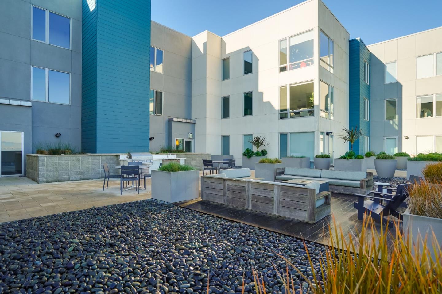 Detail Gallery Image 8 of 23 For 52 Innes Ct #305,  San Francisco,  CA 94124 - 1 Beds | 1 Baths