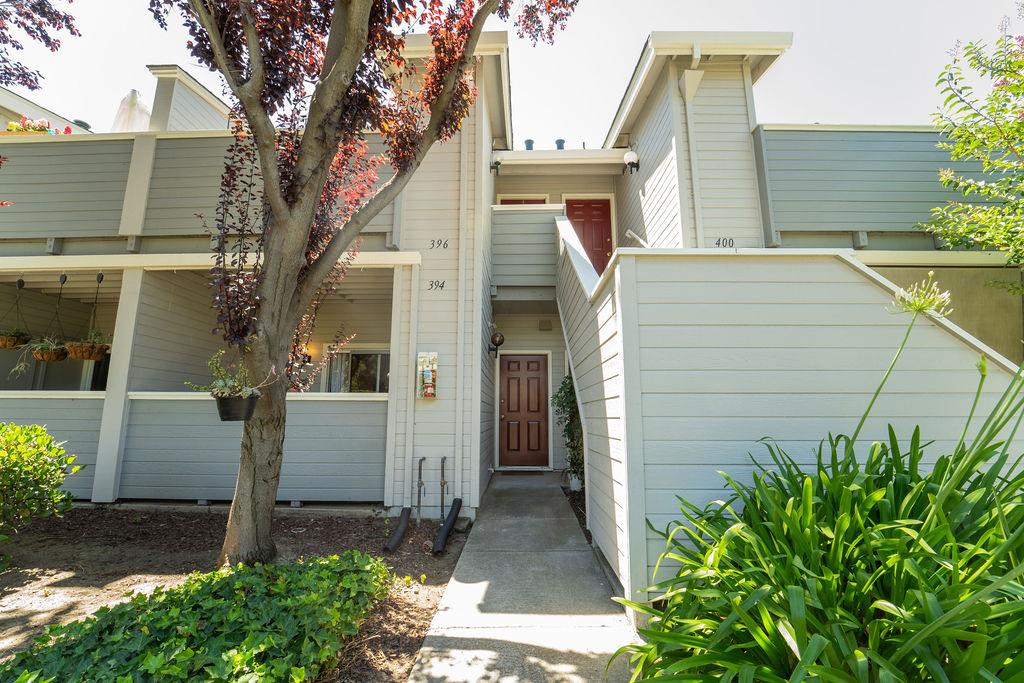 Detail Gallery Image 1 of 1 For 394 Shadow Run Dr, San Jose,  CA 95110 - 1 Beds | 1 Baths