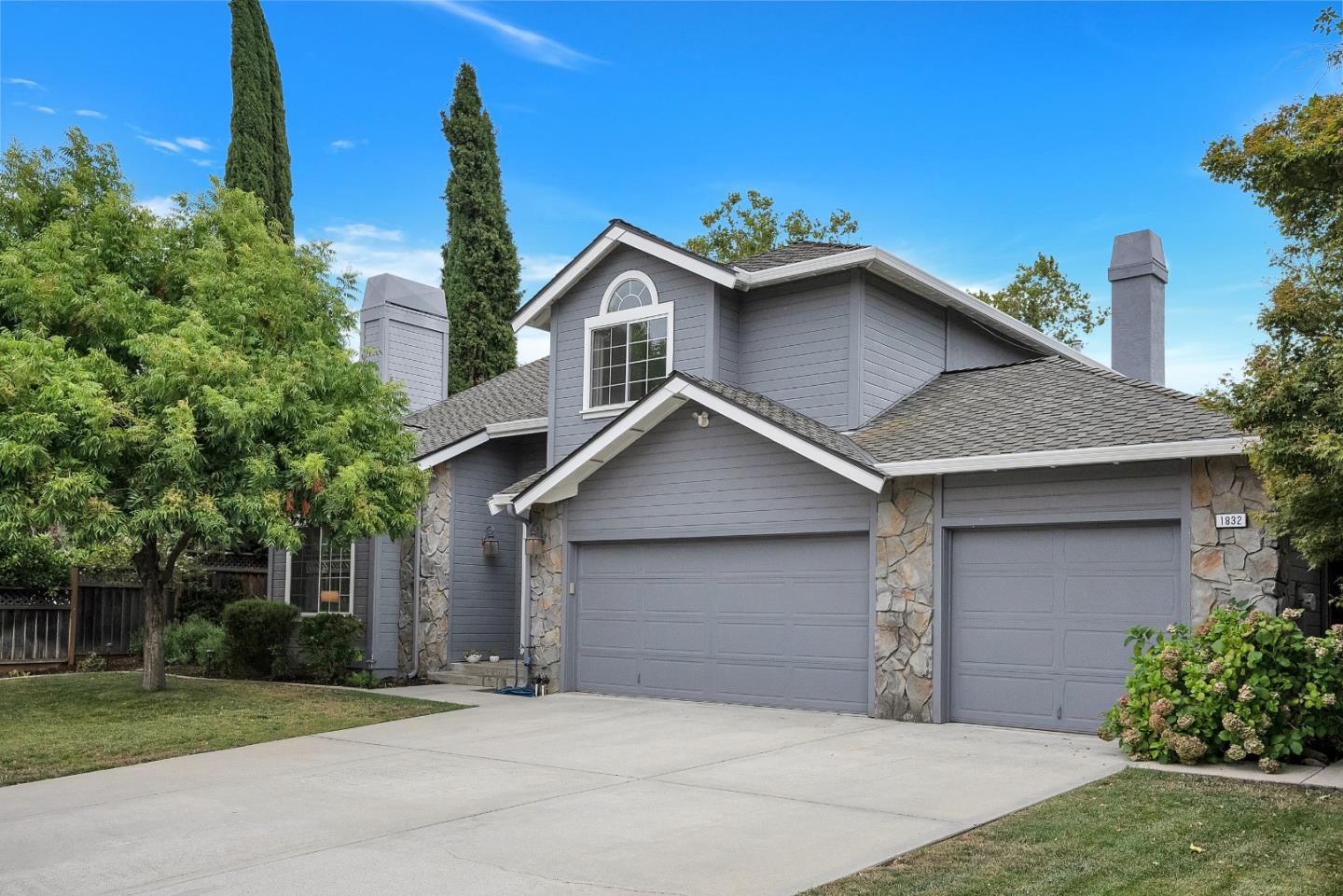 Detail Gallery Image 1 of 1 For 1832 White Oaks Ct, Campbell,  CA 95008 - 4 Beds | 2/1 Baths