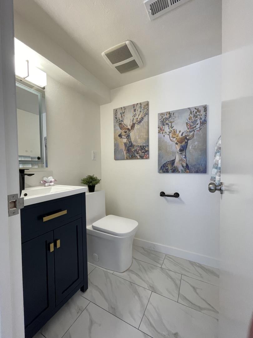 Detail Gallery Image 11 of 24 For 1205 Hollenbeck Ave, Sunnyvale,  CA 94087 - 2 Beds | 2/1 Baths