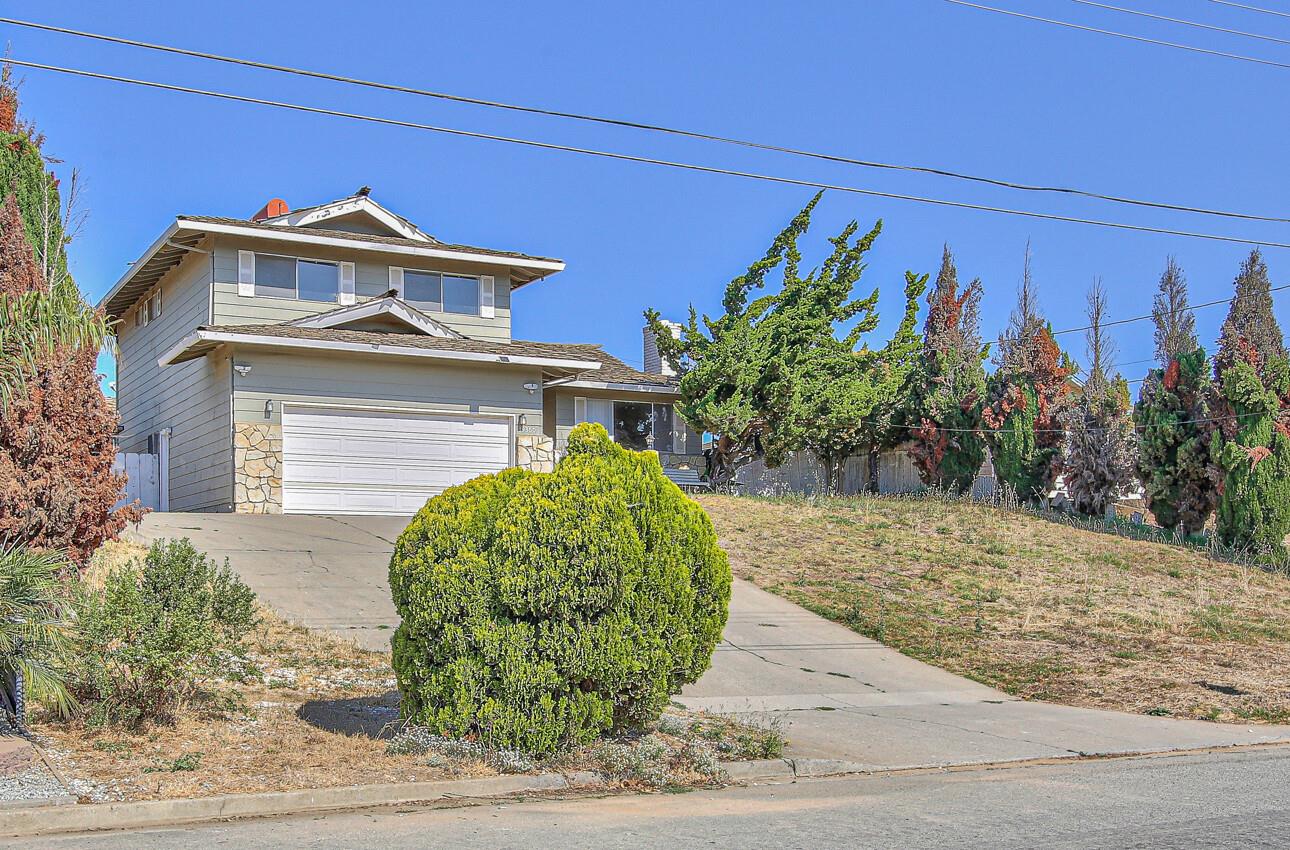 Detail Gallery Image 1 of 1 For 19360 Bellinzona Ave, Salinas,  CA 93906 - 3 Beds | 2/1 Baths