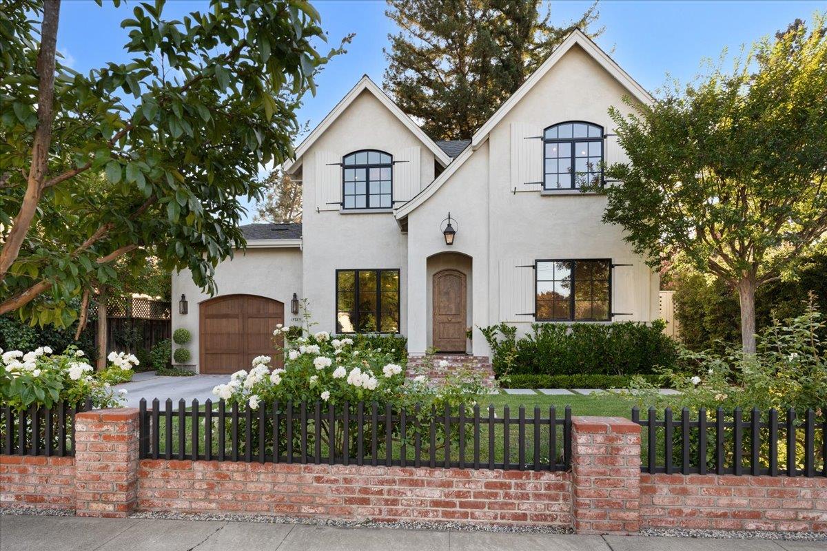 Detail Gallery Image 1 of 1 For 15785 Linda Ave, Los Gatos,  CA 95032 - 4 Beds | 3/2 Baths