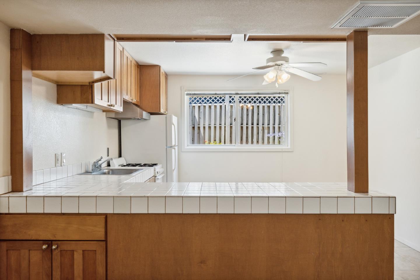 Detail Gallery Image 12 of 24 For 91 Bentley Ave, Los Gatos,  CA 95030 - 5 Beds | 3 Baths