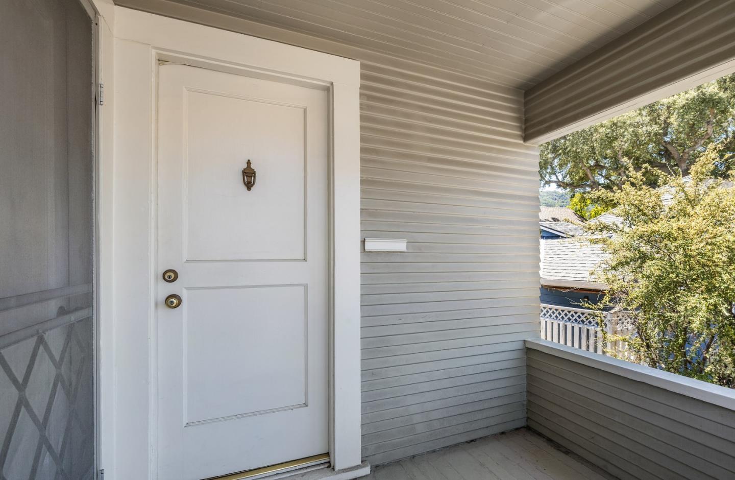 Detail Gallery Image 2 of 24 For 91 Bentley Ave, Los Gatos,  CA 95030 - 5 Beds | 3 Baths