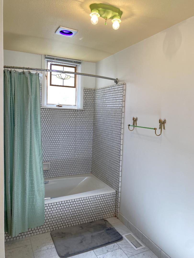 Detail Gallery Image 22 of 48 For 122 2nd Ave, Santa Cruz,  CA 95062 - 3 Beds | 2 Baths