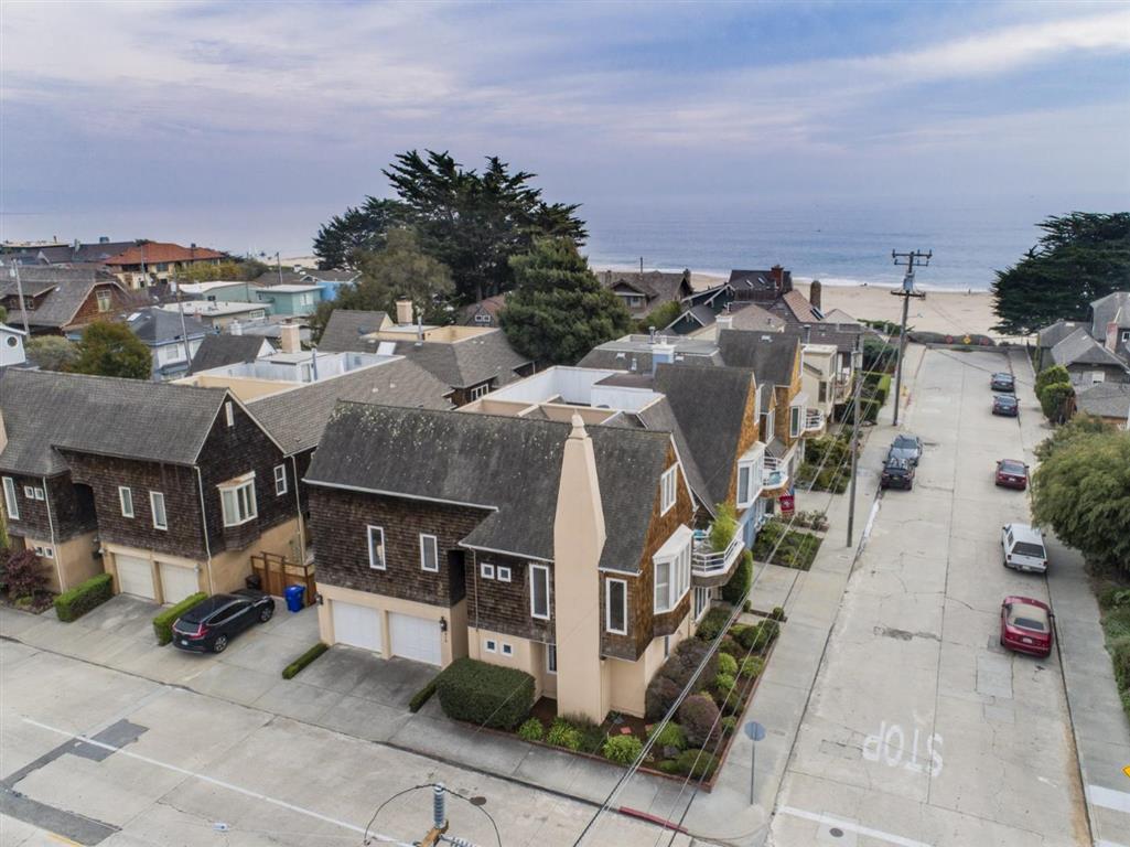 Detail Gallery Image 9 of 48 For 122 2nd Ave, Santa Cruz,  CA 95062 - 3 Beds | 2 Baths