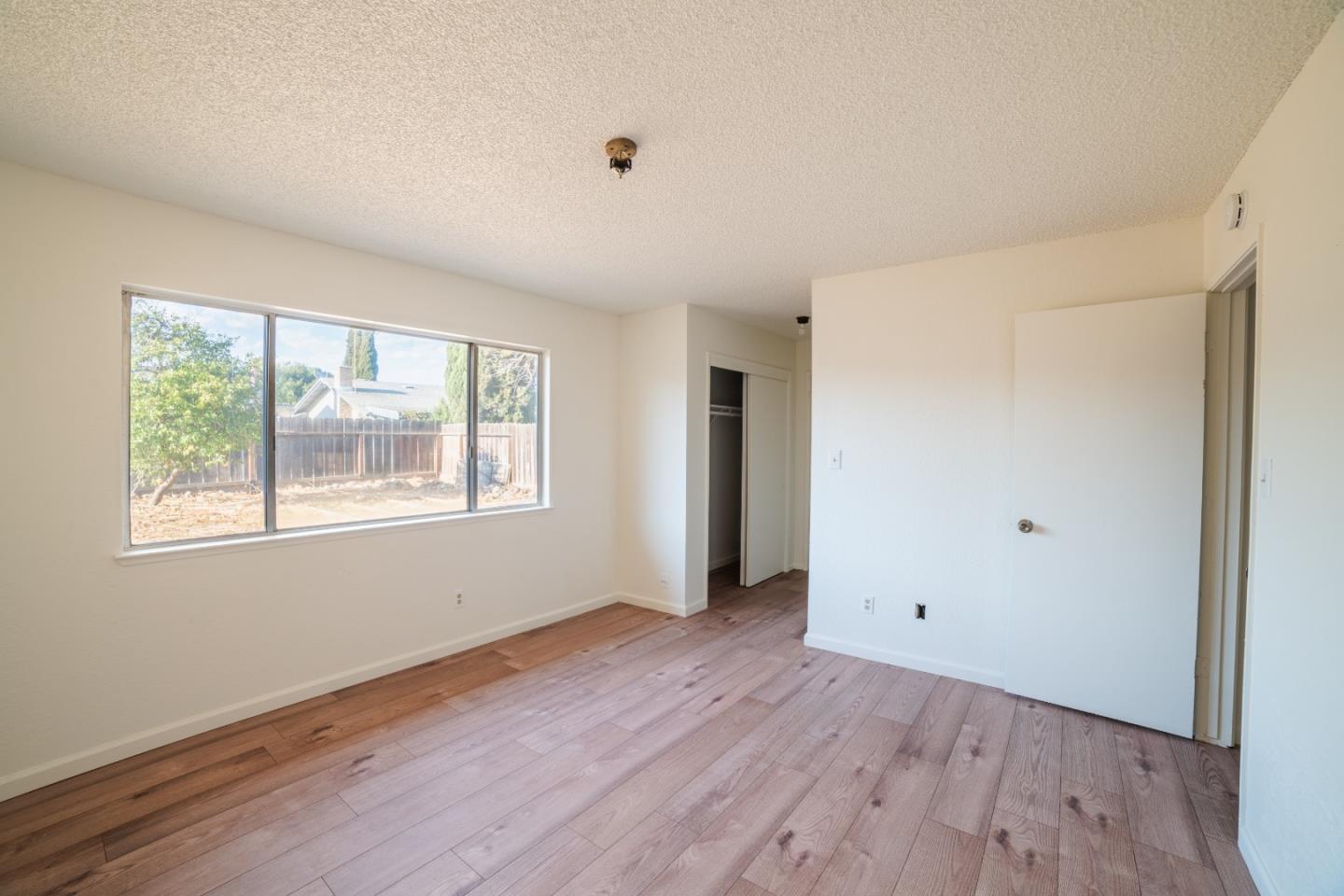 Detail Gallery Image 13 of 25 For 1316 Dove St, Los Banos,  CA 93635 - 4 Beds | 2 Baths