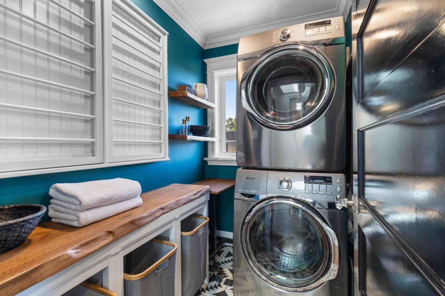 Detail Gallery Image 18 of 25 For 1116 Paloma Ave, Burlingame,  CA 94010 - 4 Beds | 4 Baths