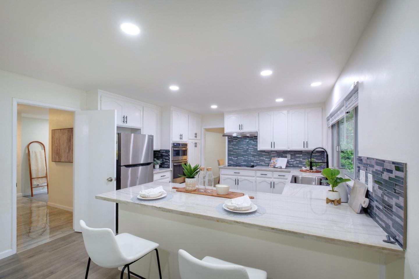 Detail Gallery Image 16 of 62 For 1750 Curtner Ave, San Jose,  CA 95124 - 5 Beds | 2/1 Baths