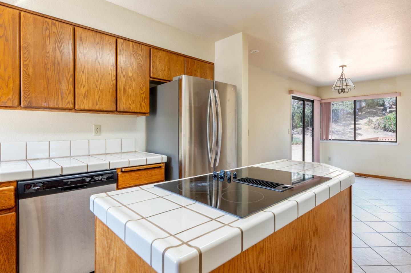 Detail Gallery Image 13 of 46 For 14895 Pin Oak Pl, Salinas,  CA 93907 - 4 Beds | 3 Baths