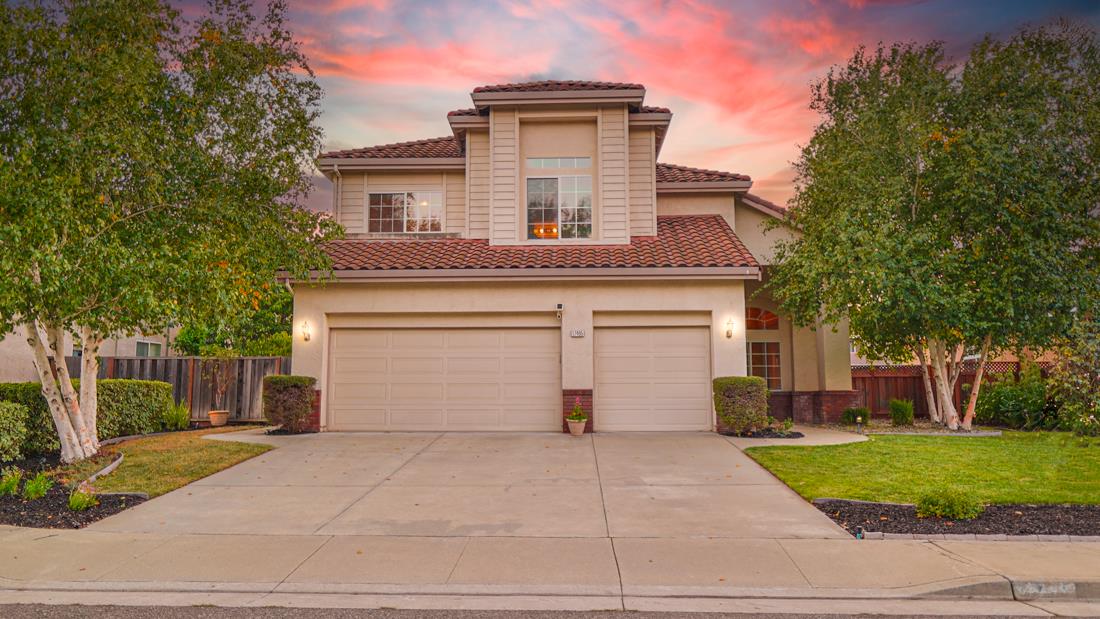 Detail Gallery Image 1 of 1 For 17495 Belletto Dr, Morgan Hill,  CA 95037 - 5 Beds | 4 Baths