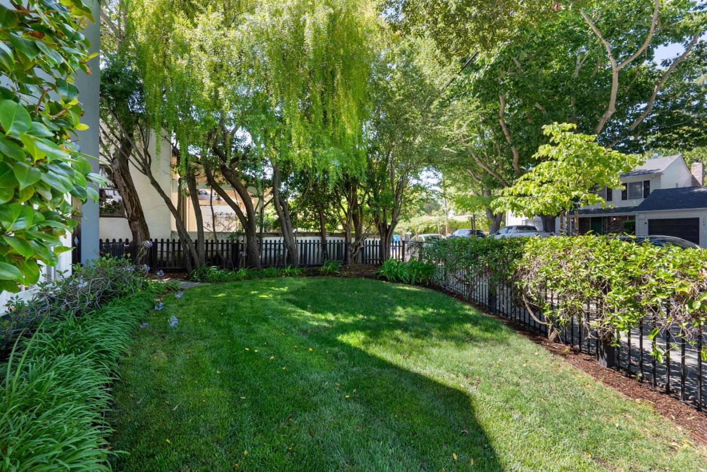 Detail Gallery Image 26 of 32 For 774 Edgewood Rd, San Mateo,  CA 94402 - 3 Beds | 2 Baths