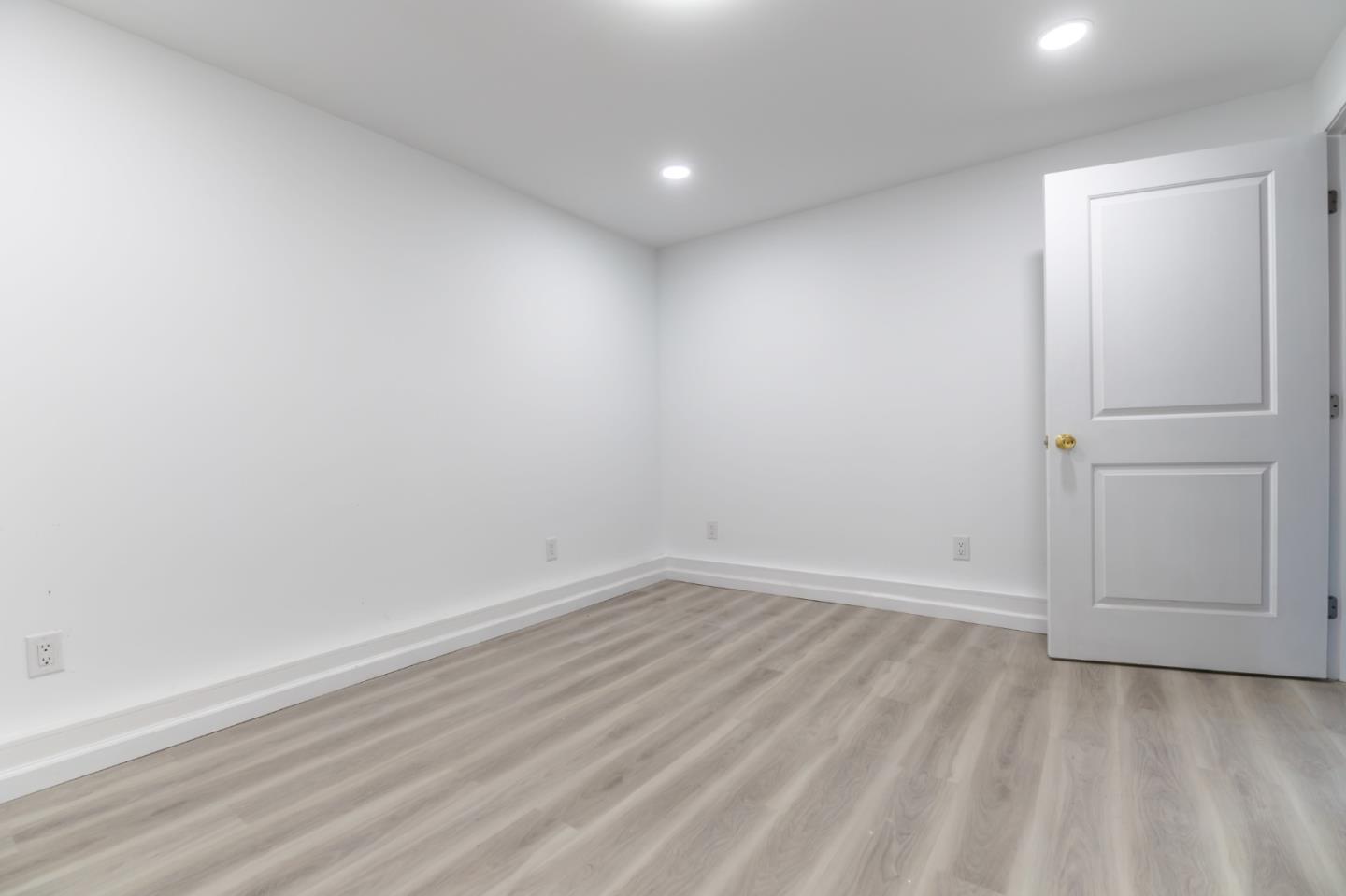 Detail Gallery Image 27 of 41 For 1587 Revere Ave, San Francisco,  CA 94124 - 4 Beds | 2 Baths