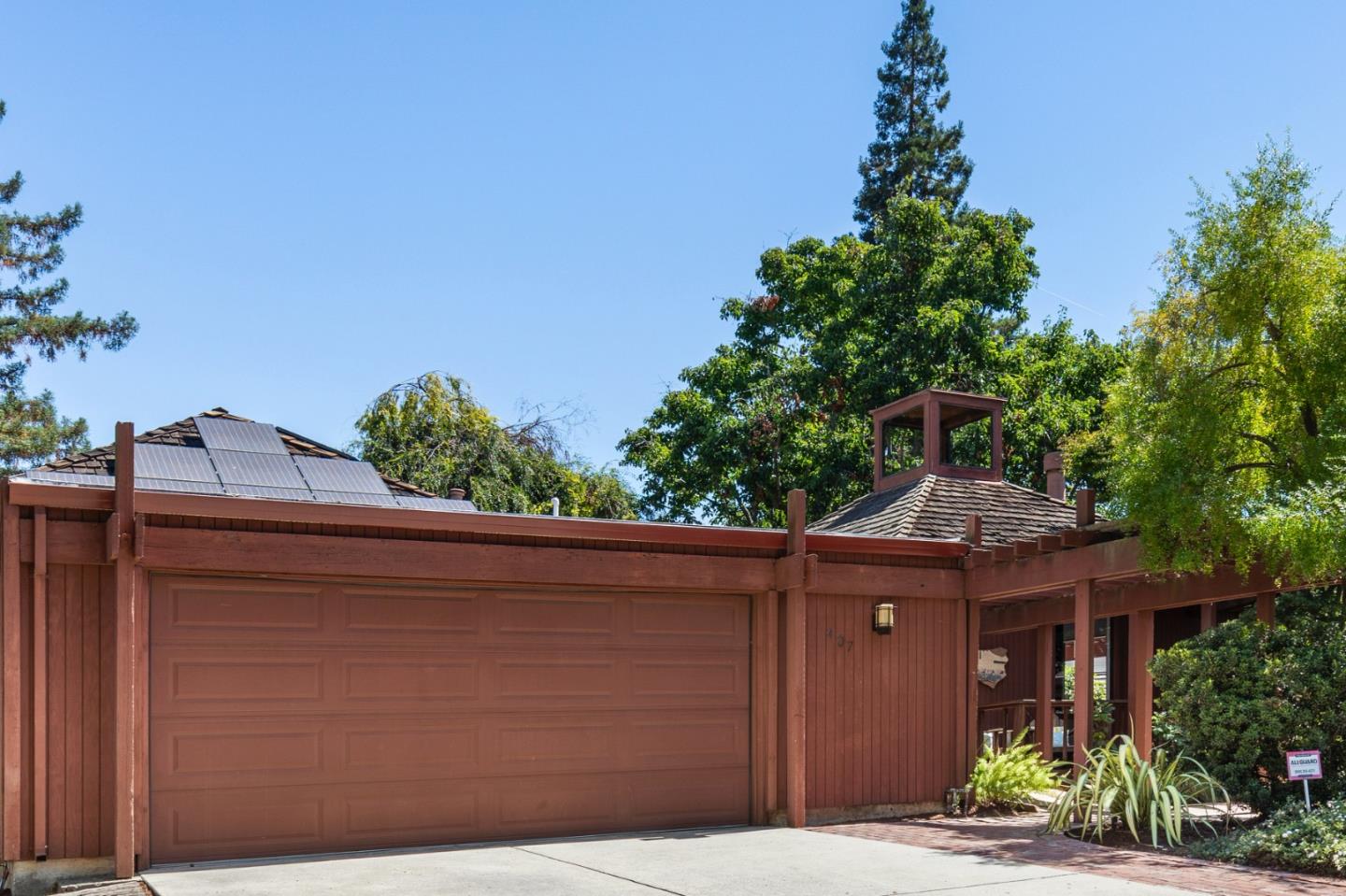 Detail Gallery Image 1 of 1 For 407 Hedgerow Ct, Mountain View,  CA 94041 - 3 Beds | 2 Baths