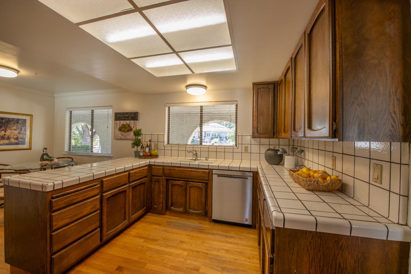 Detail Gallery Image 6 of 30 For 1911 Dry Creek Road, Campbell,  CA 95008 - 4 Beds | 2/1 Baths