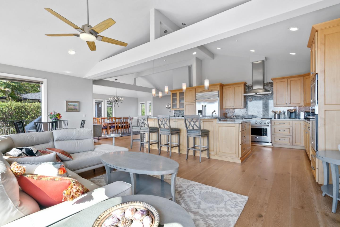Detail Gallery Image 9 of 61 For 168 Zanzibar Dr, Aptos,  CA 95003 - 4 Beds | 3/1 Baths