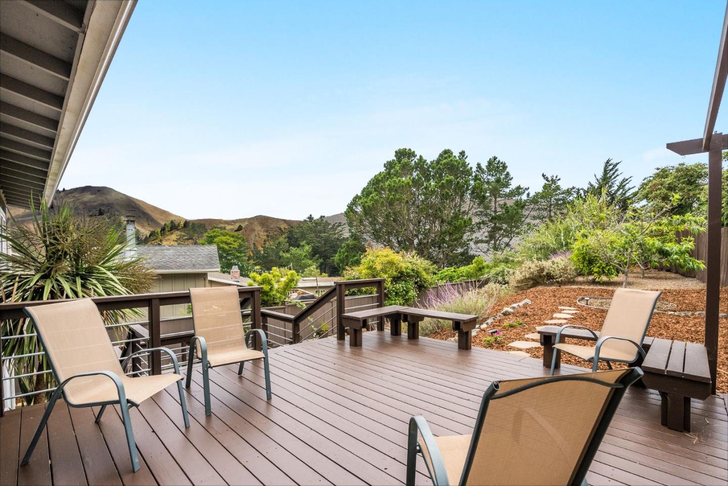 Detail Gallery Image 1 of 1 For 1128 Manzanita Dr, Pacifica,  CA 94044 - 3 Beds | 2 Baths