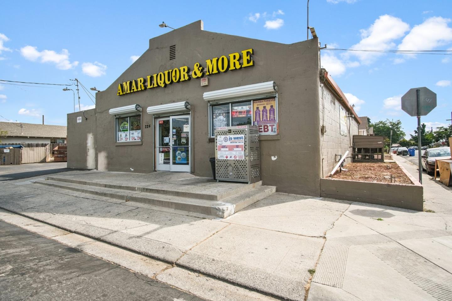 Photo of 224 Park Ave in Manteca, CA