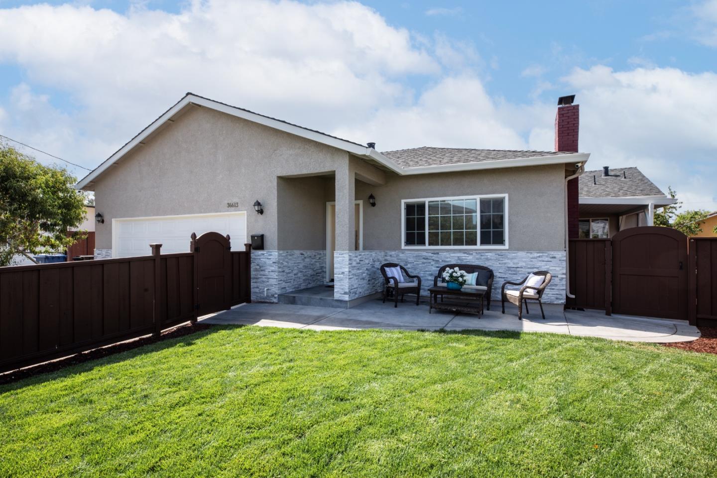 Detail Gallery Image 1 of 1 For 36613 Burdick St, Newark,  CA 94560 - 5 Beds | 3/1 Baths