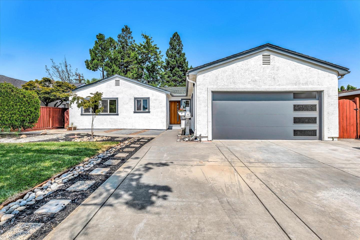 Detail Gallery Image 1 of 1 For 939 Planetree Pl, Sunnyvale,  CA 94086 - 3 Beds | 2 Baths