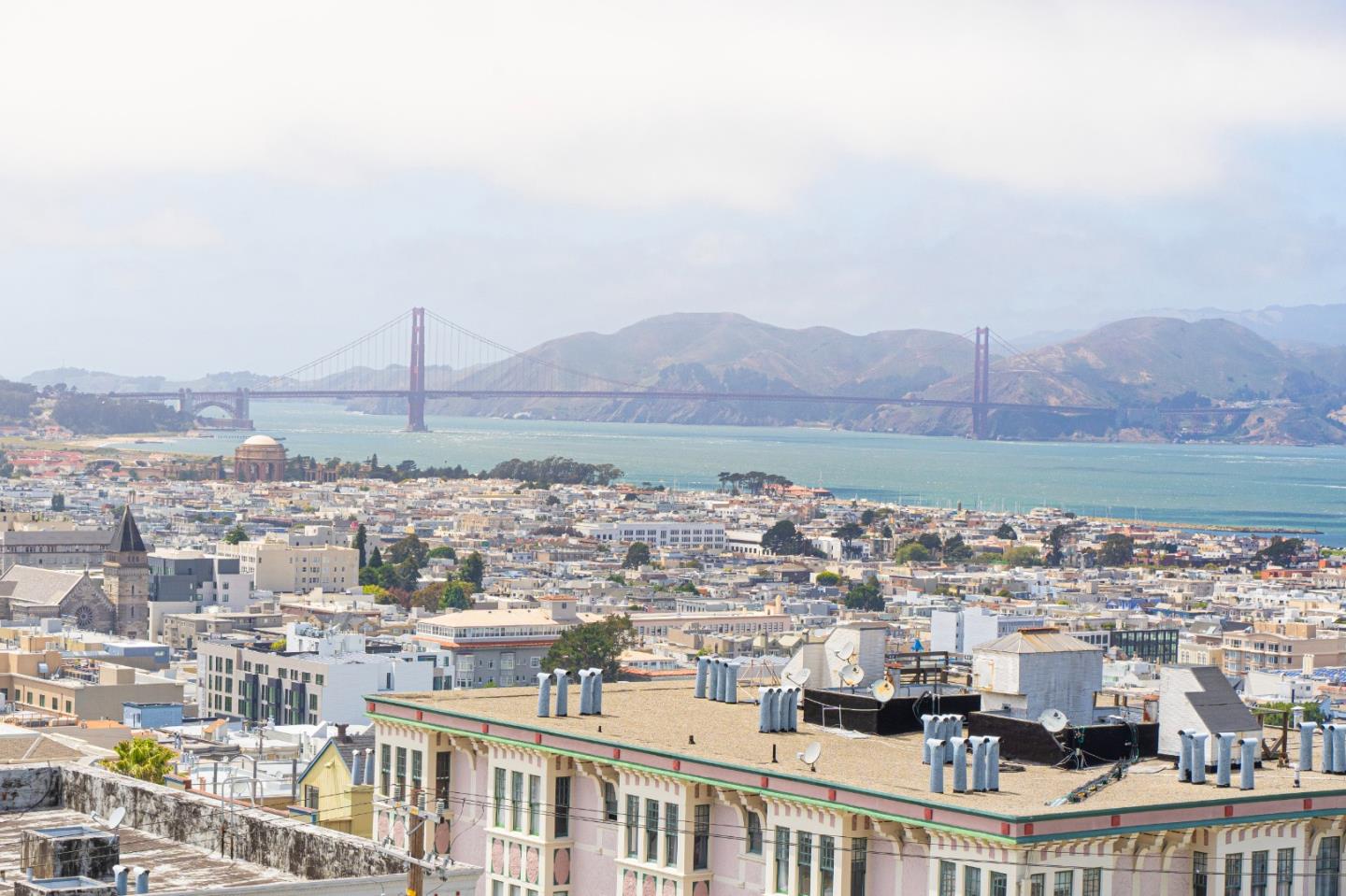 Detail Gallery Image 2 of 41 For 1340 Leavenworth St, San Francisco,  CA 94109 - 0 Beds | 1 Baths
