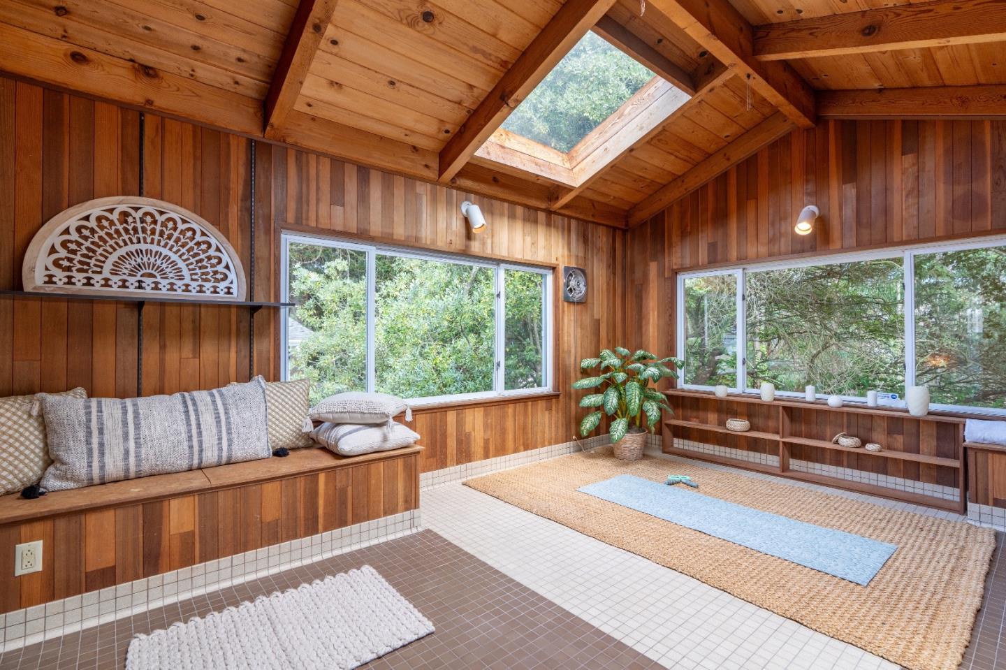 Detail Gallery Image 33 of 58 For 1193 Alicante Dr, Pacifica,  CA 94044 - 3 Beds | 2/1 Baths